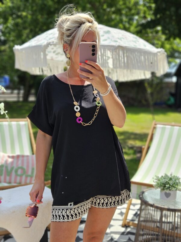 black necklace top
