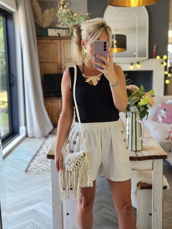 Button shorts ecru