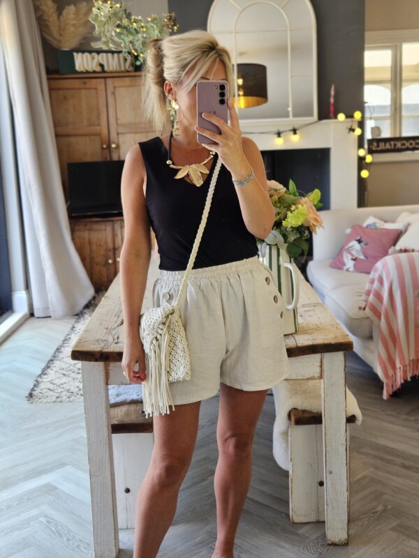Button shorts ecru