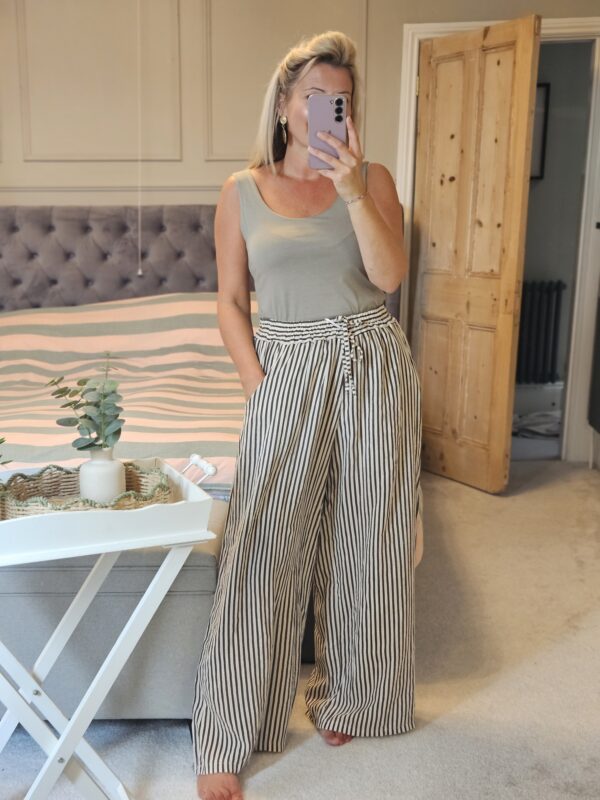 brown stripe trousers