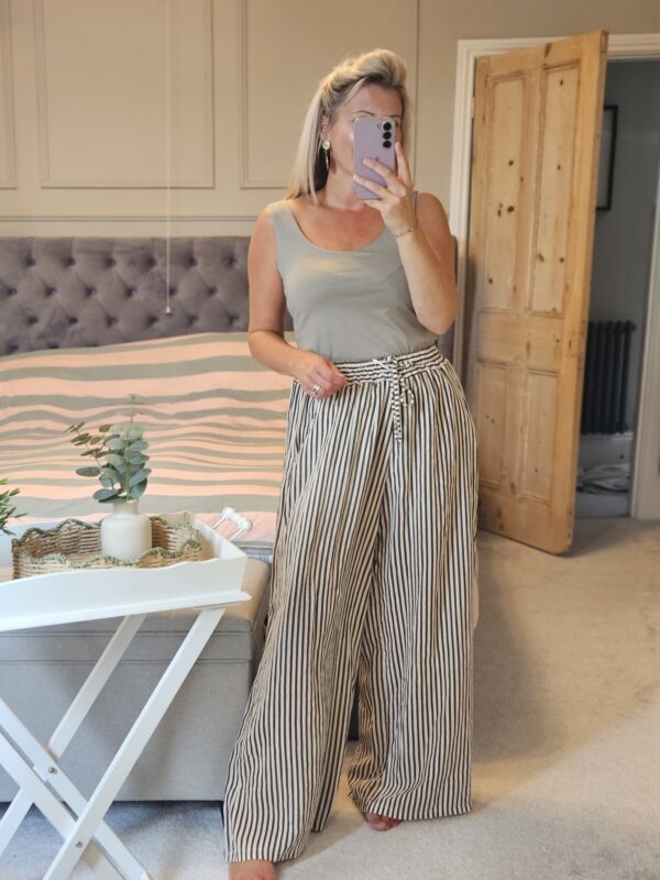 brown stripe trousers