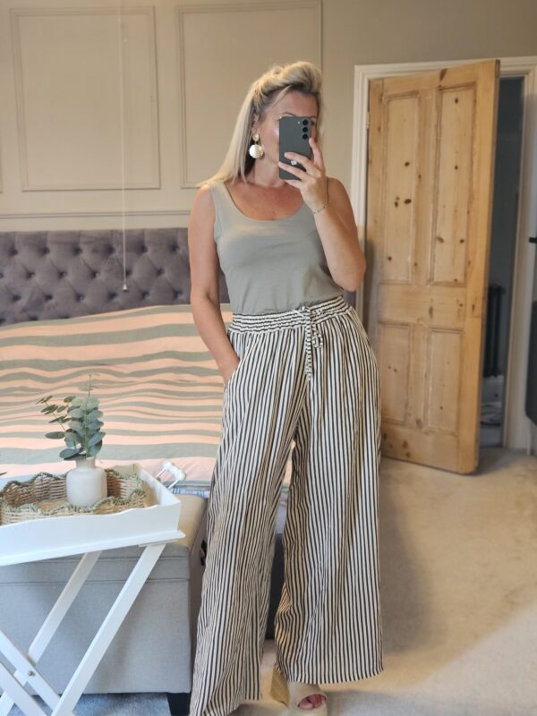 brown stripe trousers