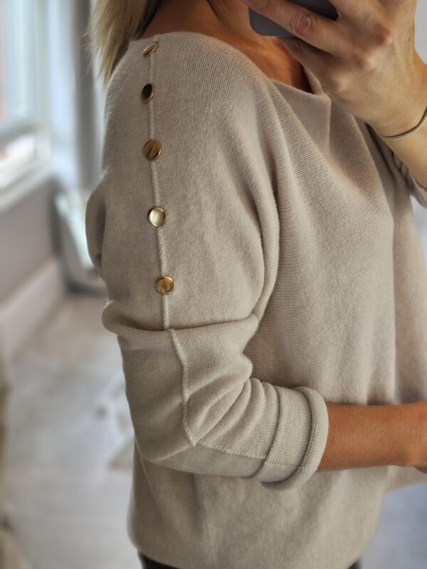 Lola jumper